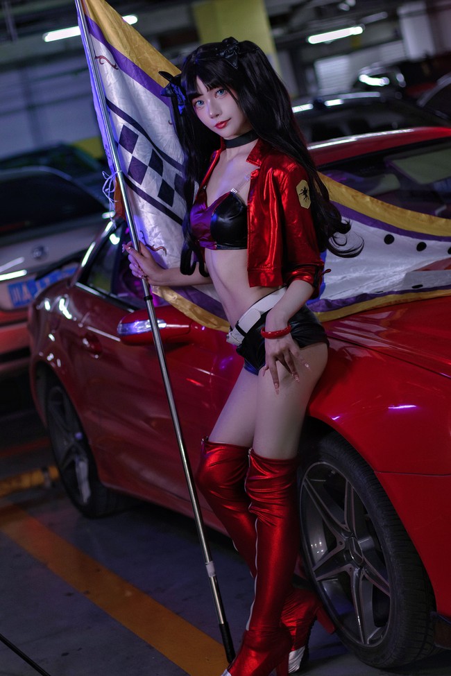 你眼睛在看哪里？！给本小姐滚开！