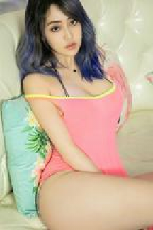 气质大胸美女葵皇0美腿诱惑性感写真图片